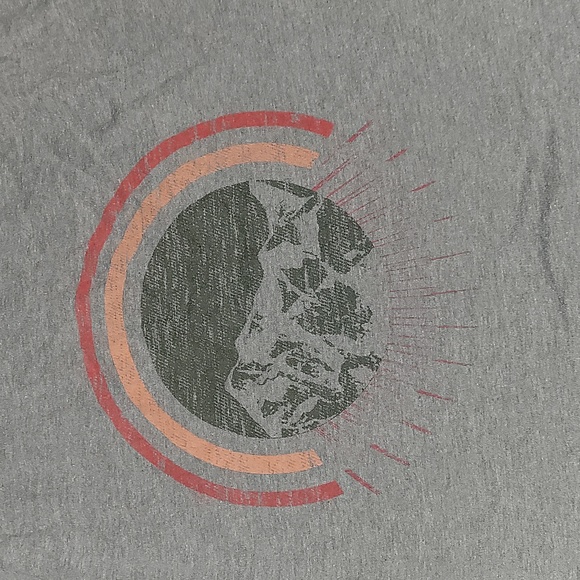 Shirt - Picture 3 of 4